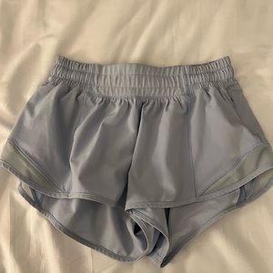 Lululemon hotty hot shorts 2.5